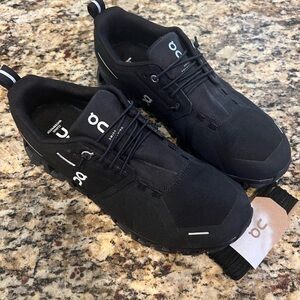 On Running Cloud 5 Waterproof Women’s Size 9